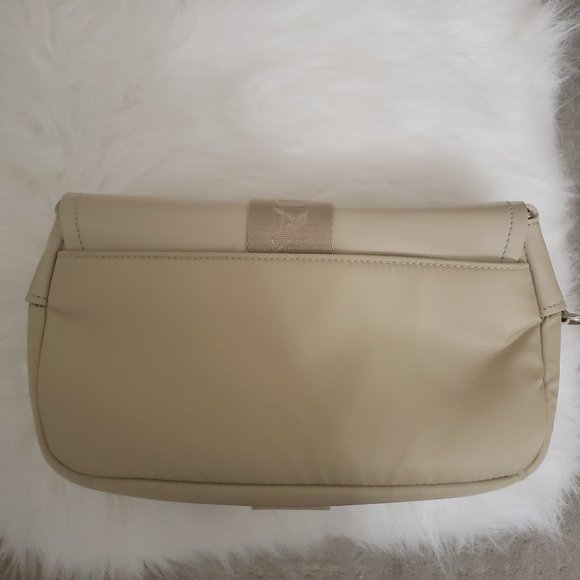 Prada Pocket Nylon and Brushed leather bag - Picture 2 of 10